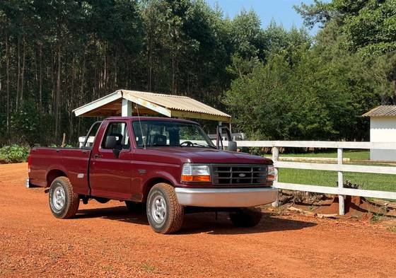 FORD F-1000 2.5 XL 4X2 CS 8V TURBO DIESEL 2P MANUAL FORD F-1000 2.5 XL 4X2 CS 8V TURBO DIESEL 2P MANUAL